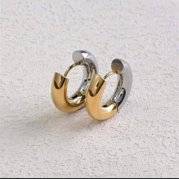 Sustainable gold and silver Round Hoop Earrings, gold plated earrings, G… - Picture 3 of 5